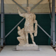 Imagen para el artículo titulado Descubren una monumental estatua de tres metros del emperador romano Trajano bajo una antigua fuente en Turquía